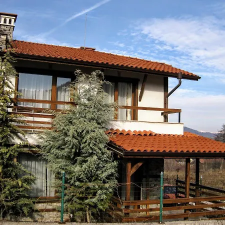 别墅 цветелина, комплекс александриa 多布里尼什特